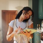Entre travail et maison : pourquoi déléguer certaines tâches soulage le quotidien